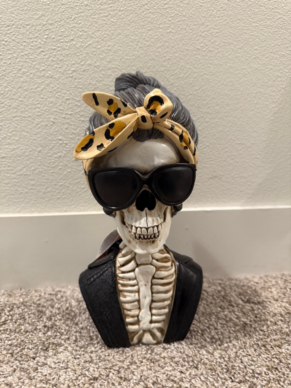 Black and Yellow Skull Bust Decor